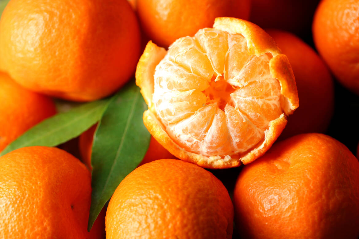 mandarins_center_peeled.jpg